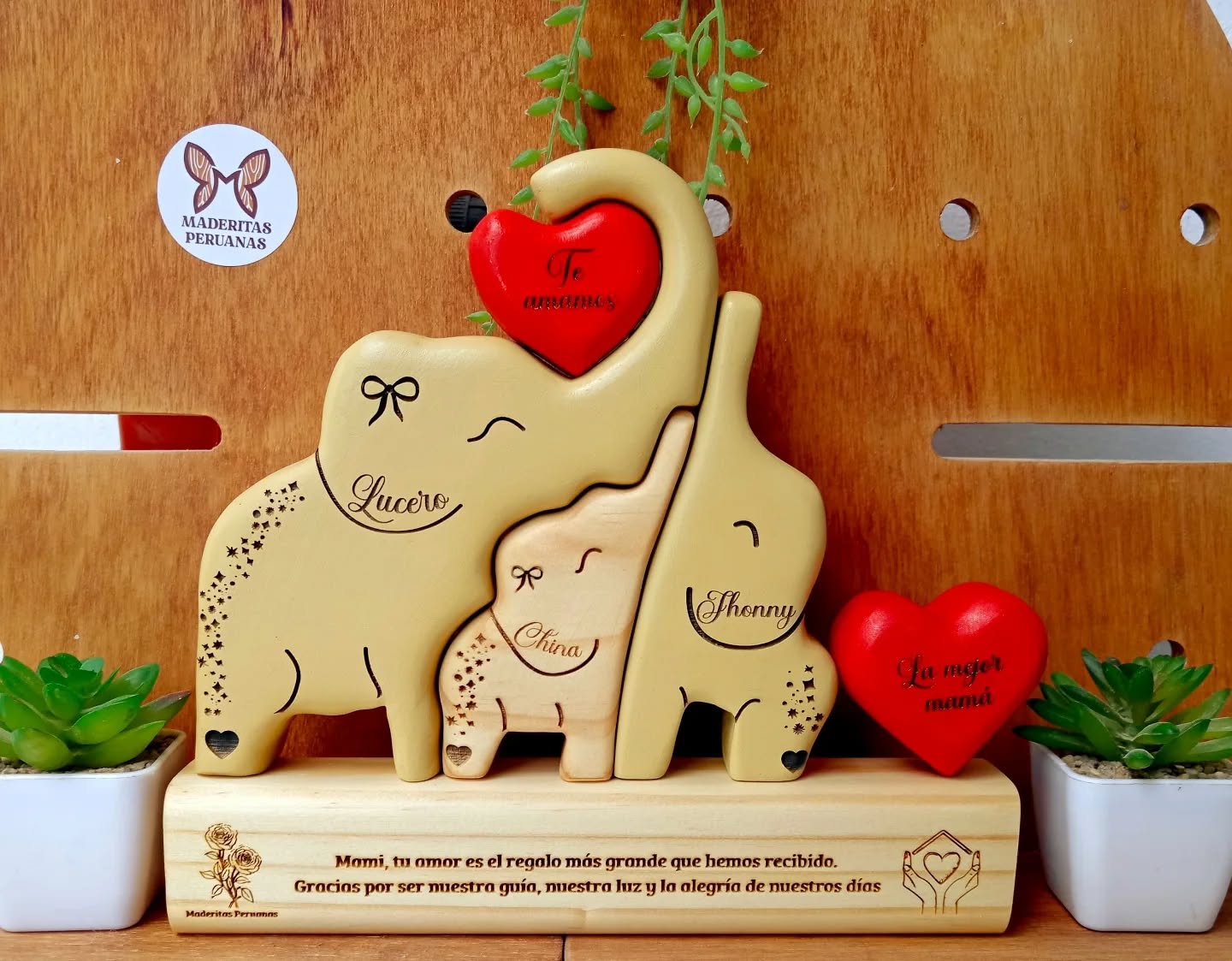 Mamá elefantes y sus 2 elefantitos