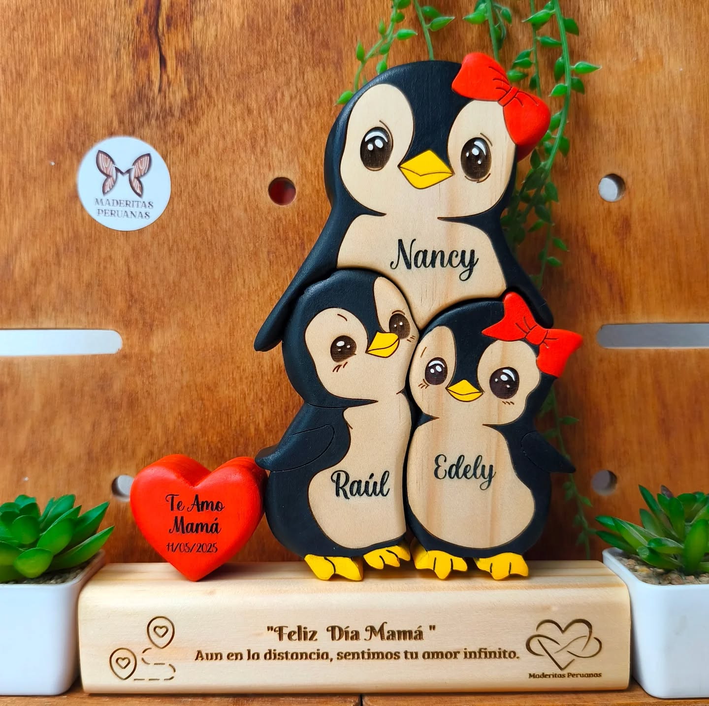 Mamá y sus 2 pinguinos